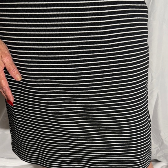 BOSS Striped Black White Belted Sheath Dress Size 8 Short Sleeve - Picture 9 of 10